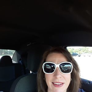 Meet your Posher, Elisa